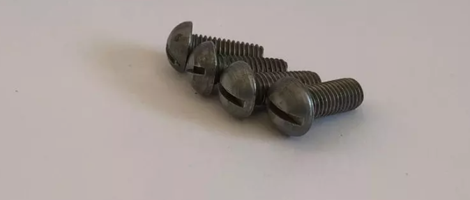 Tornillo de máquina de ranura redonda de 1/4BSF, acero, color natural